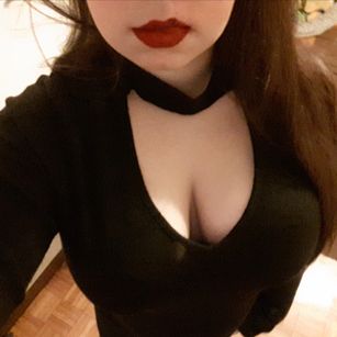 Model - Sassy hugetits