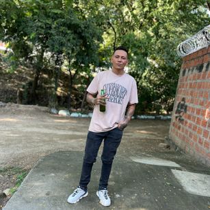 Model - Gojuo17 latino