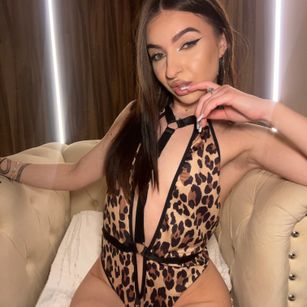 Model - SarahDevin sph