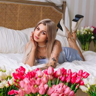 Model - LaraAllen pussy