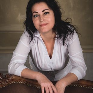 Model - Monica_Magnificent 5