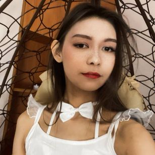 Model - Bella demdom