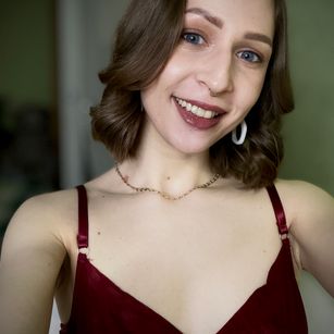 Model - Oaklyn Dobson pussy