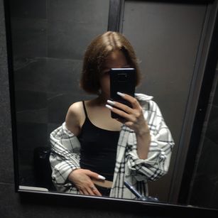 Model - Oaklyn Dobson cute