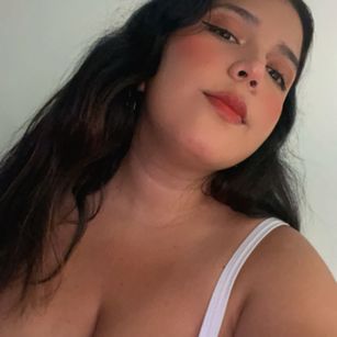 Model - BigBoobsGirl feet