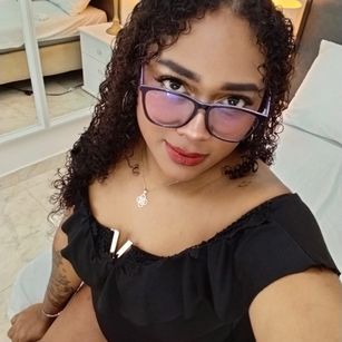 Model - RoxieLewis anal