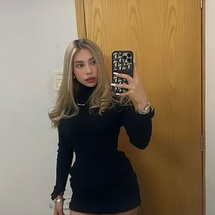 Model - mueca bella coo