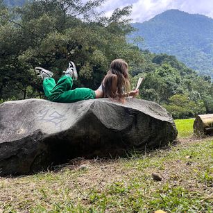 Model - Violeta Gill heels