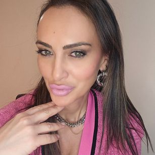 Model - Ava lux SEXY