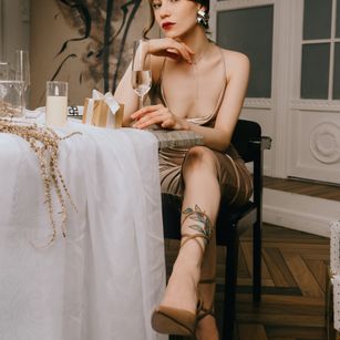 Model - Ask Audrey brunette