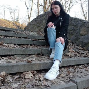 Model - alona love squirt