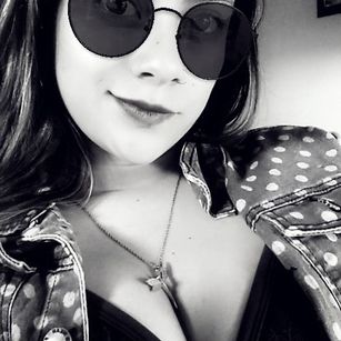 Model - AbrilLove LATIN