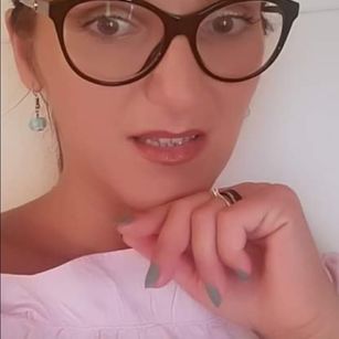 Model - LanaBanner heels