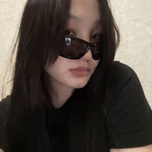 Model - KimmiBoom dance