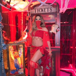 Model - solangeTS Blonde