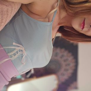 Model - Arya Vixen milf