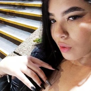 Model - Valen Rosse cei