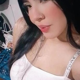 Model - Valen Rosse deepthroat