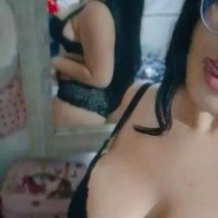 Model - Valen Rosse cei