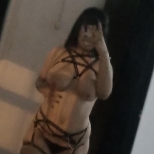 Model - Valen Rosse deepthroat