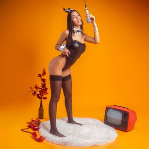 Model - KylieWhite latina