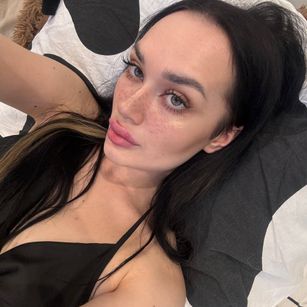 Model - Aliss Smith fetish