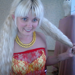 Model - Sylvia luxury Legs bigass