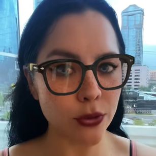 Model - Beth_Elisa polite