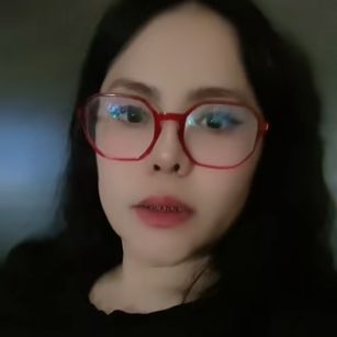 Model - Beth_Elisa Funny