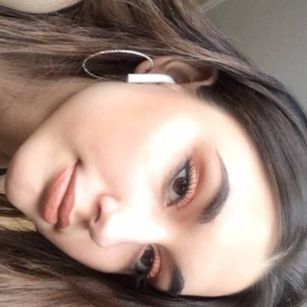 Model - Mel striptease