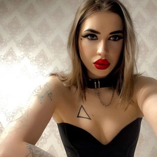 Model - Mistress Eva JOI