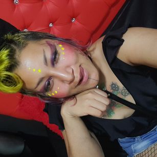 Model - Pink Punks slave