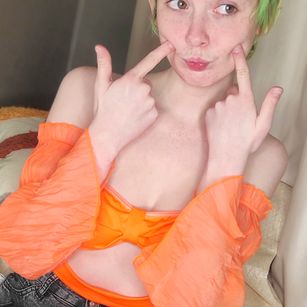 Model - Agathakisa dildo