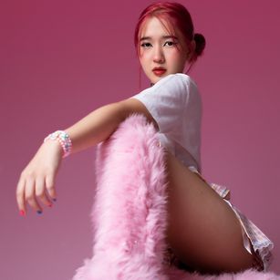 Model - Lilith Cary dp