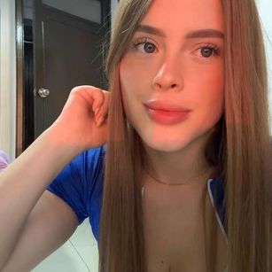 Model - HannaCutte feet