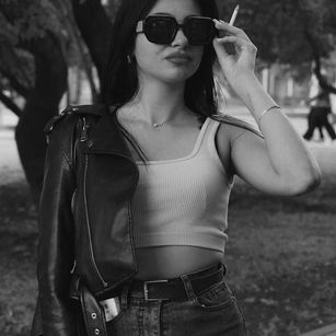 Model - bella_bagira dildo