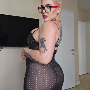 Model - allaloveyou bigboods