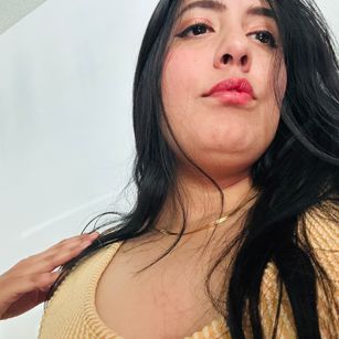 Model - Vanesa Holmes latina