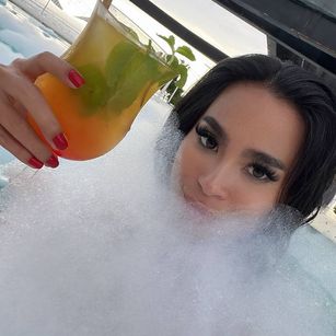 Model - Goddess Lilith paypig