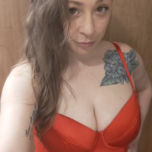 Model - Lovekaty69 tattoos