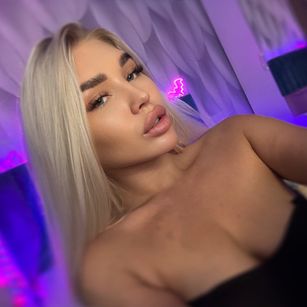 Model - Mila bigboobs