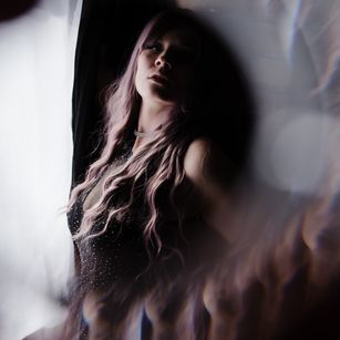 Model - Nova Ramone cum