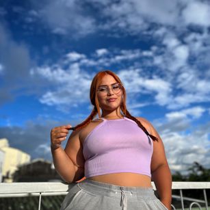 Model - Leah Barker dominant