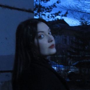 Model - Selina masturbation