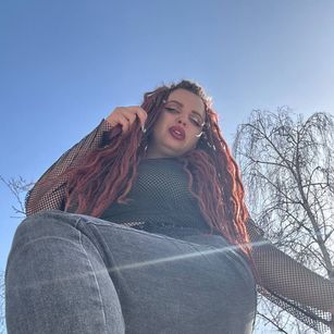 Model - Maya_Mils curvy