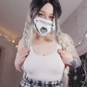 Model - Nessa Greyrat anal