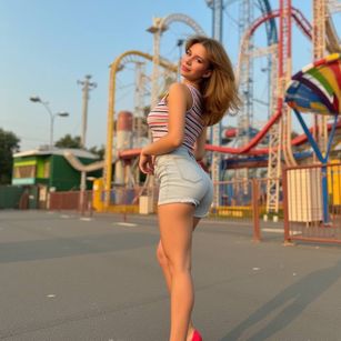 Model - Anna_Elfie joi