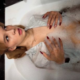 Model - Anna_Elfie blowjob