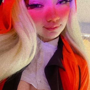 Model - Ms.Pickles cum