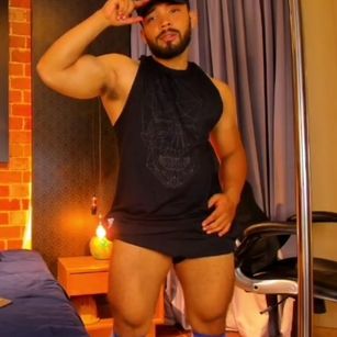 Model - LionFerrer deepthroat